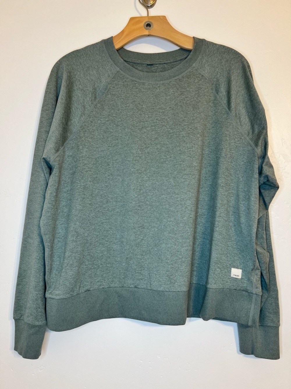 Vuori Daydream Crew Top Light Heather Green Long Sleeve